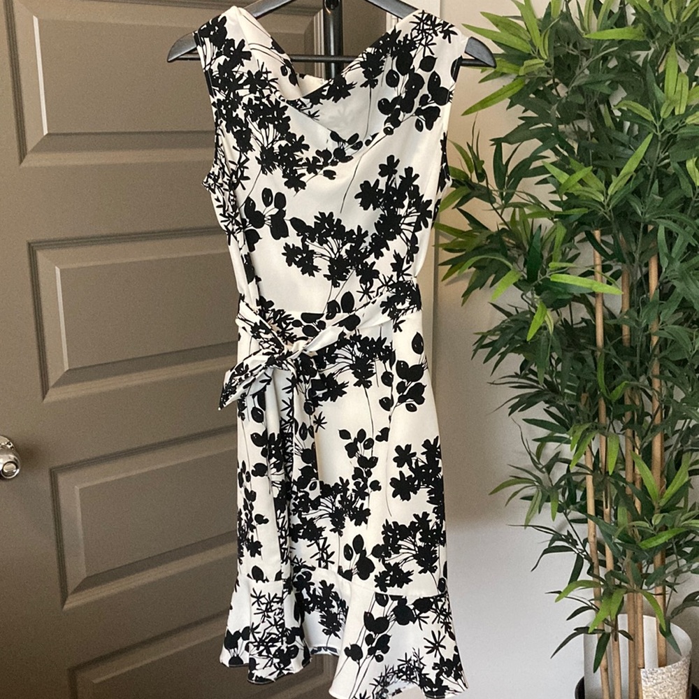 ⭐️the limited black and white floral dress⭐️